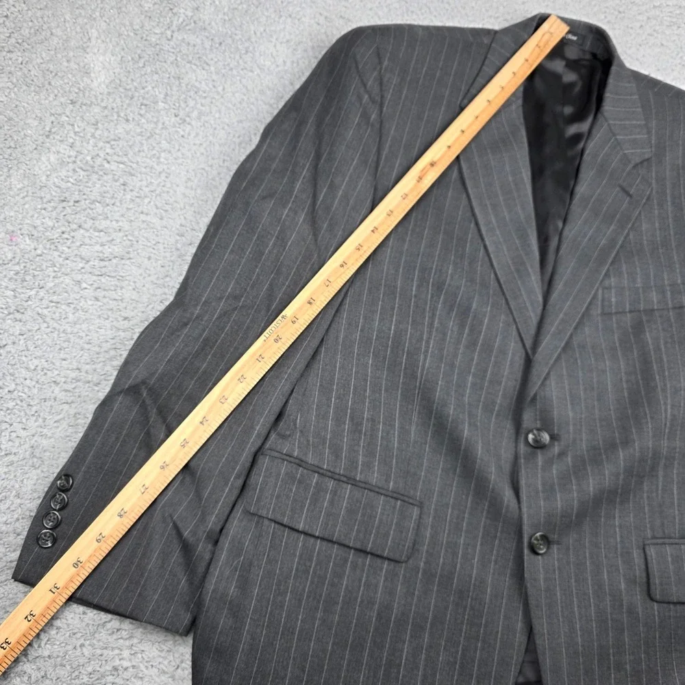 Chaps Mens 42S Suit Jacket Blazer Grey Pinstripe 100% Wool Two Button Sport Coat